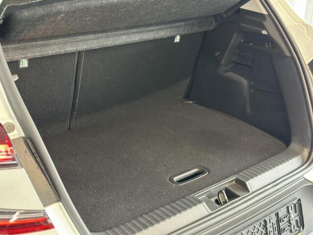 Renault CAPTUR 1.6 E-Tech Hybrid 145 Intens NAVIGATIE | ACHTERUITRIJCAMERA | PARKEERSENSOREN ACHTER