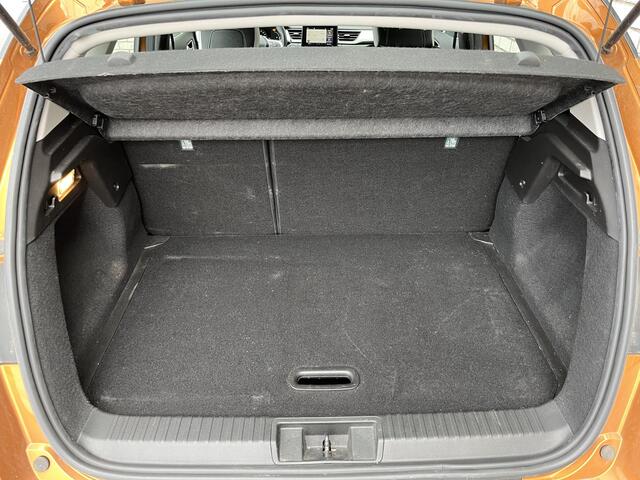 Renault CAPTUR 1.3 TCe 155 Intens | Apple CarPlay / Android Auto | Parkeersensoren achter | Navigatie |