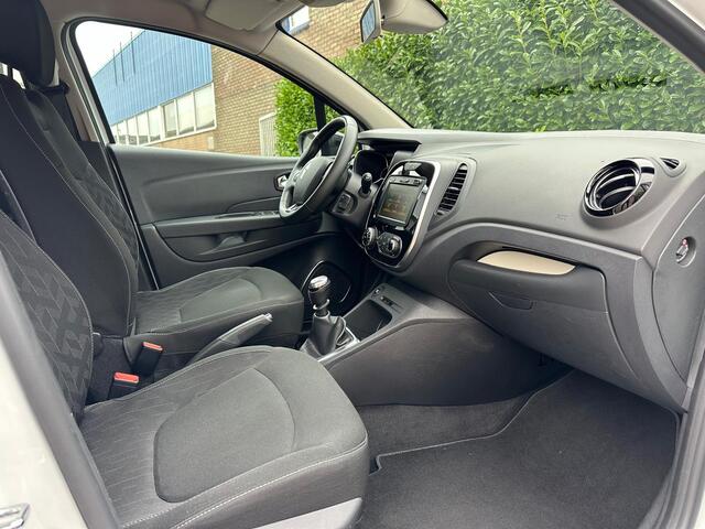 Renault CAPTUR 1.3 TCe Limited Climate C, Cruise C, Navigatie, Trekhaak!!!!