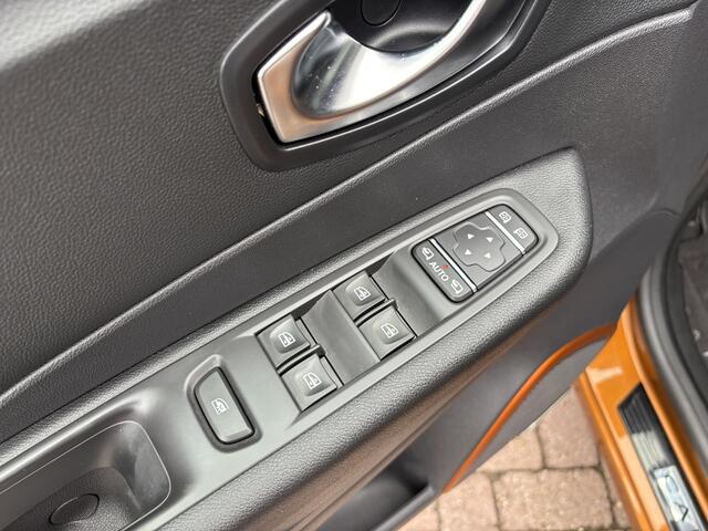 Renault CAPTUR 0.9 TCe Intens, navi, parkeerassist, climate/cruise