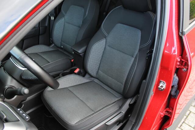 Renault CAPTUR 1.3 TCe 140 Intens Clima-Cruise-Navi-Camera-Carplay 18.000 KM !!