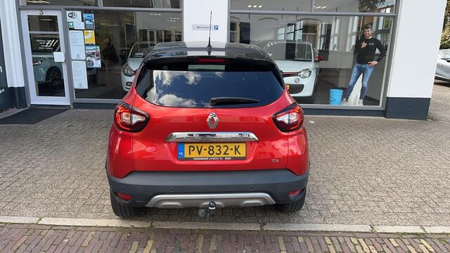 Renault CAPTUR TCe 90 Intens | Trekhaak | Premium kleur Rouge Flamme | Camera achter | 17 inch Lichtmetalen velgen | R-link navigatie |