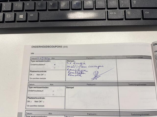 Renault CAPTUR TCe 90 Intens | Trekhaak | Premium kleur Rouge Flamme | Camera achter | 17 inch Lichtmetalen velgen | R-link navigatie |