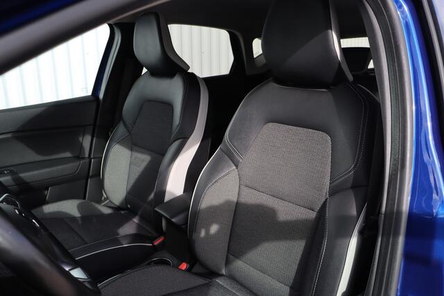 Renault CAPTUR 1.6 E-Tech Plug-in Hybrid 160 Intens | Stoel-/Stuurverwarming | Camera | Navigatie | Cruise Control | Climate Control