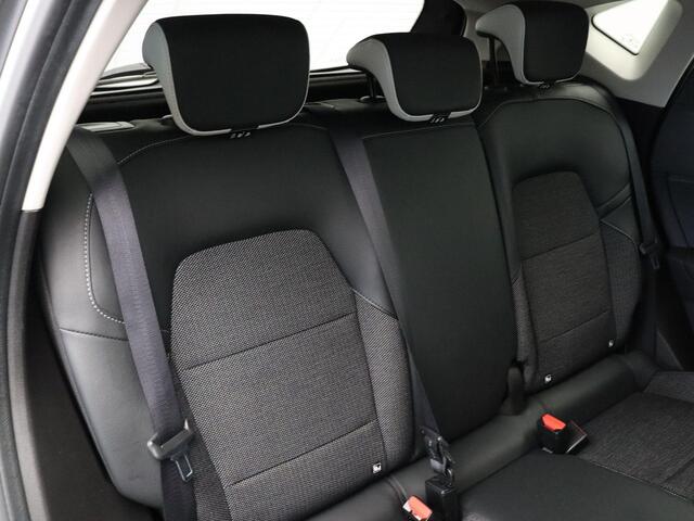 Renault CAPTUR TCe 90pk Techno | Achteruitrijcamera | Navigatie | Parkeersensoren voor/achter | Climate control |