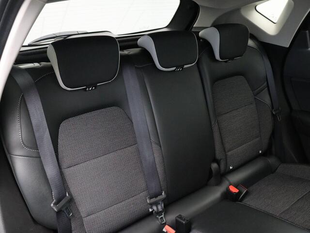 Renault CAPTUR E-Tech Hybrid 145pk Techno | Parkeersensoren voor en achter | Achteruitrijcamera | Groot scherm |