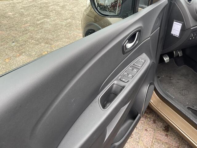 Renault CAPTUR 0.9 TCe Intens Panorama dak/Trekhaak/Navi/Camera.