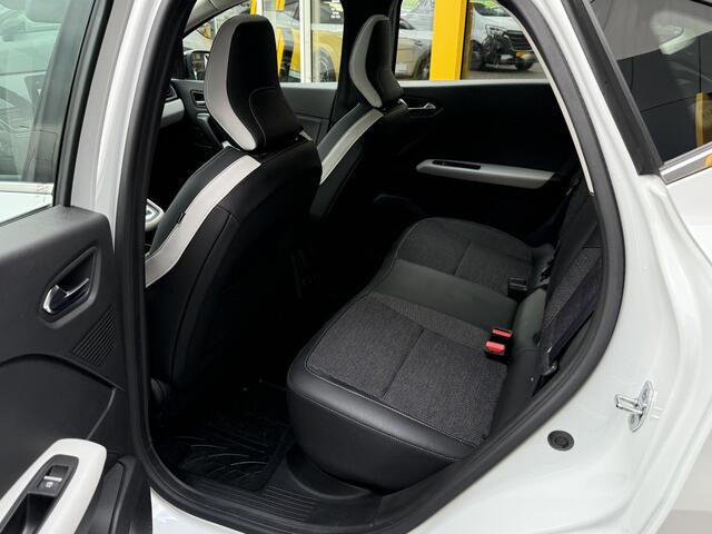 Renault CAPTUR 1.6 E-Tech Plug-In Hybrid Intens | Glazen schuif-kantel dak | Stoel & stuur verwarming | Navi groot | DAB | Achteruitrijcamera | Climate Control | Key-less |