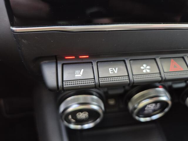 Renault CAPTUR 1.6 E-Tech Plug-in Hybrid 160 Initiale Paris / Automaat / Apple Carplay Android Auto / Rondomzicht camera / Stuur-, en Stoelverwarming / Keyless Entry/Start / Navigatie /