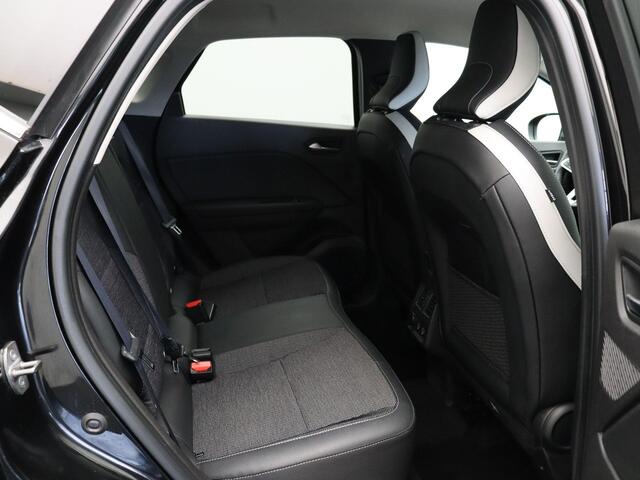 Renault CAPTUR 1.3 TCe 140 Intens | 1500kg geremd | Stoel- en stuurwielverwarming | Lane assist | Adaptieve cruise control |