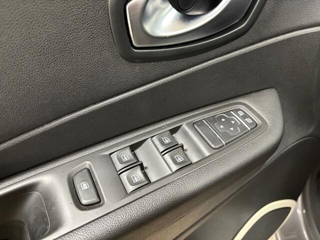 Renault CAPTUR 0.9 TCE LIFE Multimedia USB Elek pakket PDC