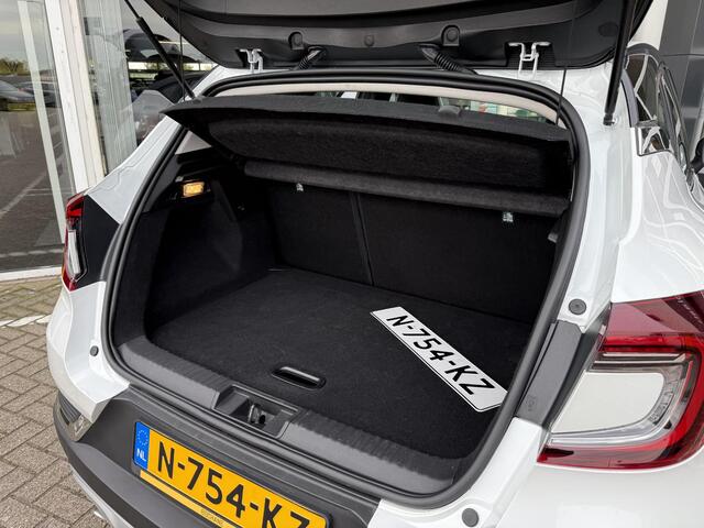 Renault CAPTUR 1.3 TCe 140 Intens | Trekhaak | 360 graden camera | Stoelverwarming | Bose Audio | 18'' Lichtmetaal | DAB | Climate Control | Key-less |