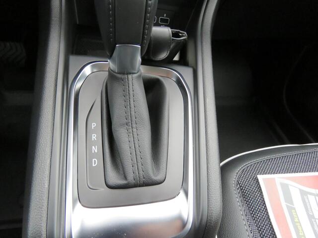 Renault CAPTUR 1.3 TCe 140 Intens AUTOMAAT,NAVI,KEYLESS,CAMERA,CLIMATE.1500KG TREKGEWICHT.11369 KM.