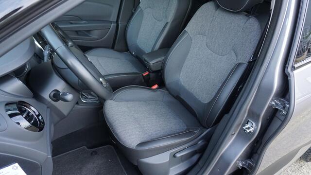 Renault CAPTUR 1.3 TCe 150PK Automaat Intens Pano.Dak Trekhaak 17inch LM Keyless LED H-Leder 91878km!