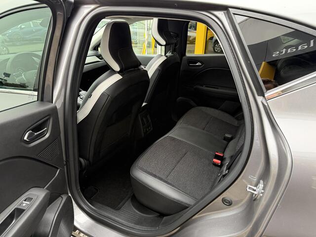 Renault CAPTUR 1.6 E-Tech Plug-in Hybrid 160 Intens | Elektrisch glazen schuif-kantel dak | Stoelverwarming | 360 graden camera | DAB | Clima | Key-less | Cruise Control | LED |