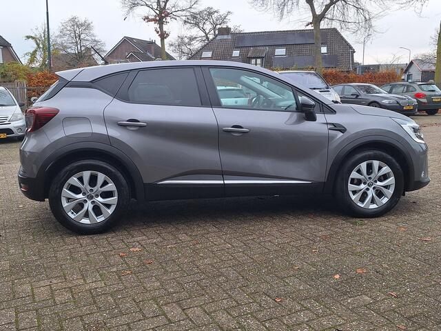 Renault CAPTUR 1.3 TCe 130 Intens AUTOMAAT Navi/ Climate control/Stoelverwarming/Parkeersensoren/Nieuwe banden