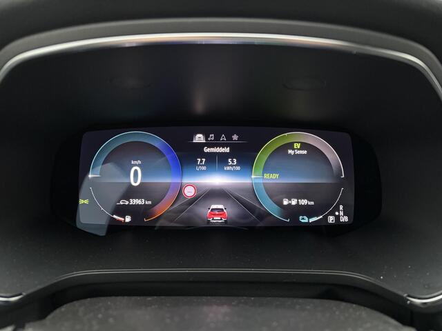 Renault CAPTUR 1.6 E-Tech plug-in hybrid 160 Initiale | Elektrisch glazen schuif-/kanteldak |