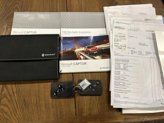 Renault CAPTUR 1.2 TCe Limited Automaat | Dealer onderhouden | Nederlands geleverd | Navigatie | Cruise control | Climate control | Navigatie | LED Dagrijverlichting