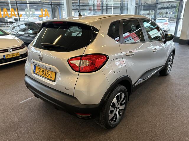 Renault CAPTUR 1.2 TCe Limited Automaat | Dealer onderhouden | Nederlands geleverd | Navigatie | Cruise control | Climate control | Navigatie | LED Dagrijverlichting
