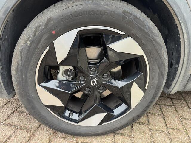 Renault CAPTUR 1.6 E-Tech 145 Techno+Pack Winter!!