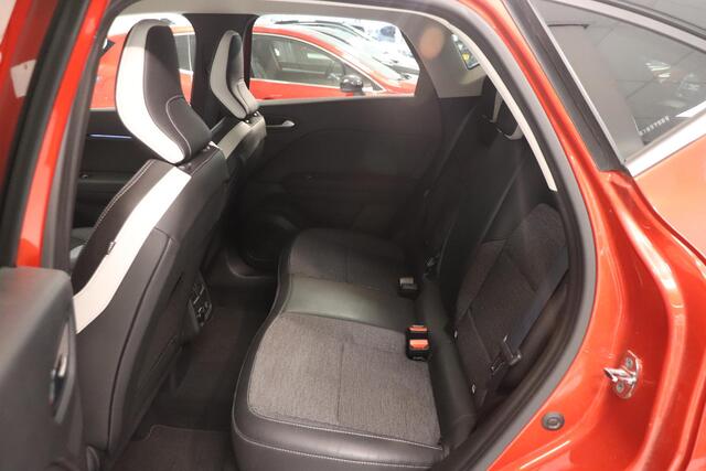 Renault CAPTUR 1.6 E-Tech Hybrid 145 Intens | Camera | Navigatie | Climate control | Cruise control | 18" Lichtmetaal | LED koplampen |