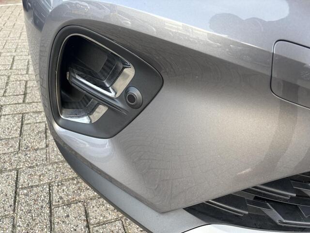 Renault CAPTUR 1.3 TCe 130 Edition One / AUTOMAAT / 1e EIGENAAR / PARKEERSENSOREN + CAMERA / CLIMATE CONTROL / / TREKHAAK / LICHTMETALEN VELGEN / APPLE & ANDROID CARPLAY