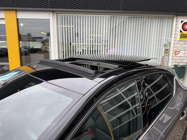 Renault CAPTUR 1.6 E-Tech Plug-in Hybrid 160 Initiale Paris | Glazen schuif-kantel dak | Leer | Stoel & stuur verwarming | 360 graden camera | DAB | Park assist | Climate Control |