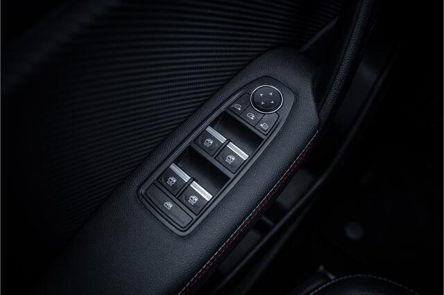 Renault CAPTUR 1.6 E-Tech Plug-in Hybrid 160 R.S. Line ** Two-tone ** Navigatie Rijbereik tot 56km (WLTP)