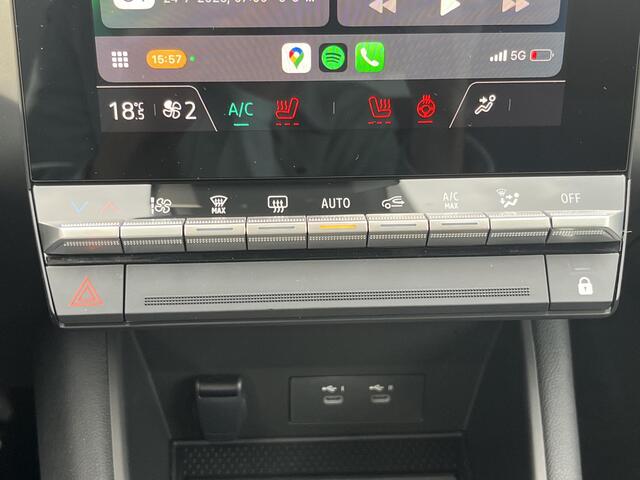 Renault CAPTUR 1.3 mild hybrid 160 techno Automaat / Adaptief Cruise Control / Stoel & Stuurverwarming / Apple Carplay & Android Auto / Achteruitrijcamera / Climate Control /