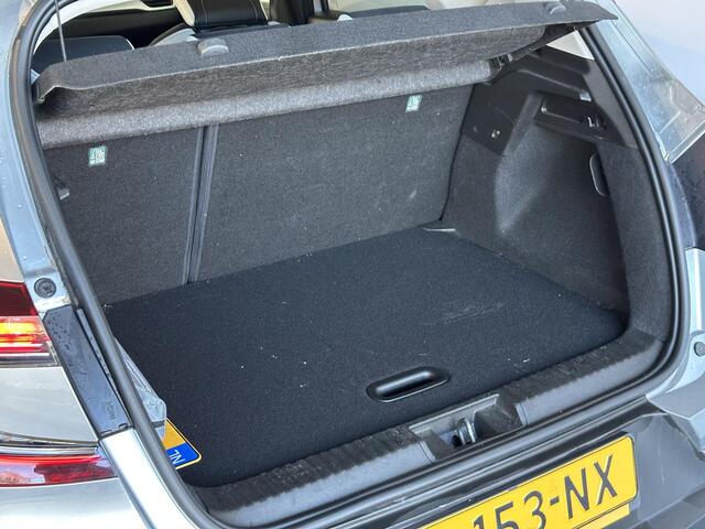 Renault CAPTUR 1.3 TCe 140 Intens AUTOMAAT | NAVIGATIE | PARKEERSENSOREN VOOR-/ACHTER | ACHTERUITRIJCAMERA | ADAPTIVE CRUISECONTROL