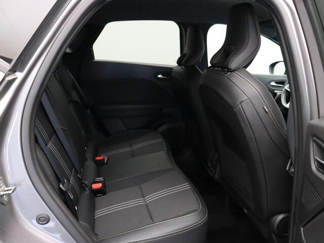 Renault CAPTUR Hybrid 145pk E-tech Engineered | Achteruitrijcamera | Parkeersensoren voor en achter | Cruise control | Climate control |