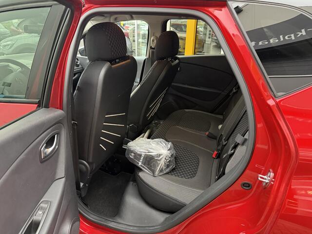 Renault CAPTUR 1.3 TCe Intens | NAP | 1E eigenaar | 100% dlr onderhouden | Navigatie | Achteruitrijcamera | Dodehoek detectie | DAB | LED | Climate Control |