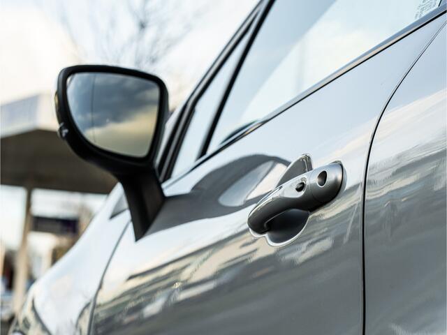 Renault CAPTUR 1.2 TCe Intens CAMERA FULL LED NAVI TREKHAAK