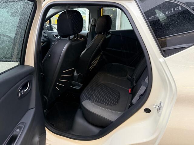 Renault CAPTUR 1.2 TCe Intens | NAP | 1e eigenaar | 100% dlr | Navigatie | Achteruitrijcamera | LED | DAB | Key-less | Climate Control |