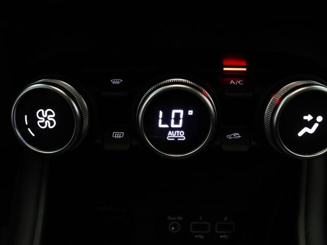 Renault CAPTUR 140pk TCe Intens Cruise | Climate | Carplay | Parkeersens. achter | Trekhaak