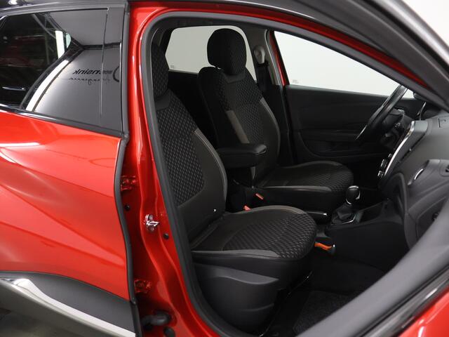 Renault CAPTUR 1.2 TCe Intens | Trekhaak | Navigatie | Parkeercamera | Climate Control | Keyless Go |