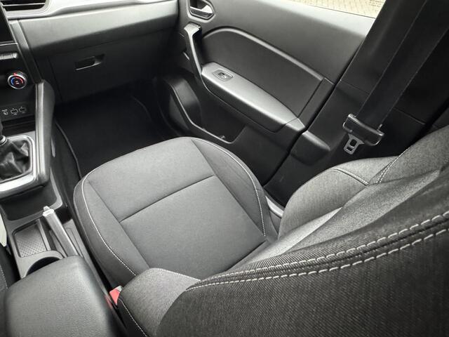 Renault CAPTUR 1.0 TCe 100 Zen / Navigatie / Cruise control / Trekhaak (1200kg) / Dealer onderhouden / Elektrische ramen voor en achter / Parkeersensoren voor en achter / achteruitrij camera