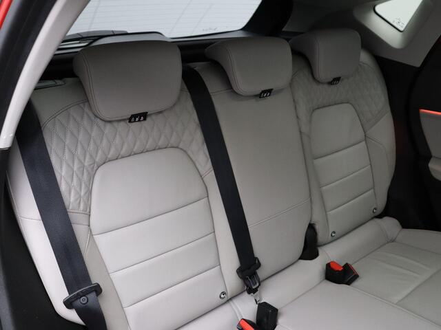 Renault CAPTUR E-Tech Hybrid 145pk Iconic | Bose Audio | Schuif kanteldak | Active driver assist | Lederen bekleding |