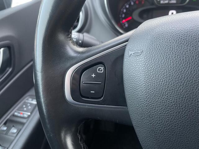 Renault CAPTUR 0.9 TCe | Trekhaak | Camera | Stoelverw. | 4 seiz banden | LED | Keyless entry | Apple Carplay