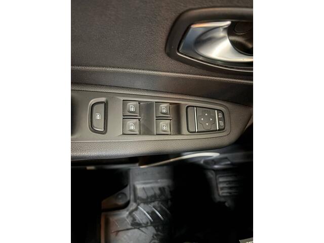 Renault CAPTUR 0.9 TCe Life. Trekhaak!