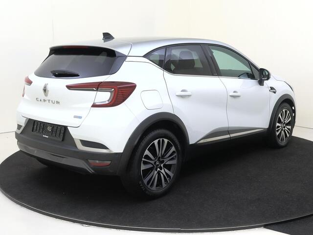 Renault CAPTUR 1.6 E-Tech Plug-in Hybrid 160 Initiale Paris | Automaat | Navigatie | Camera | Stoelverwarming | Parkeersensoren | Android Auto | Apple Carplay