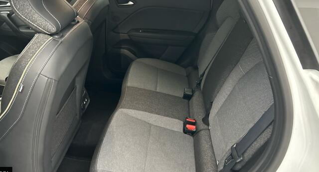 Renault CAPTUR 1.3 mild hybrid 160 techno Automaat/Camera/Stoel en stuurverwarming.