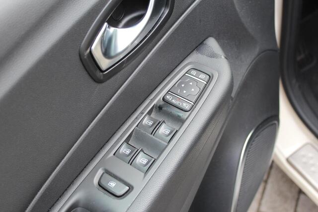 Renault CAPTUR 0.9 TCe Intens Nieuwe distributie ketting, Trekhaak