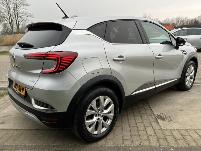Renault CAPTUR 1.6 E-Tech Plug-in Hybrid 160 Intens / Apple Carplay - Android Auto / Keyless / PDC.A / Climate / LMV /