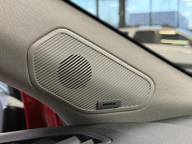 Renault CAPTUR 1.3 TCe 155 Edition One | Groot Navi | ACC | Bose | 360 | 18"| Stoel & Stuur verwarming | 100 % Dealer onderhouden!