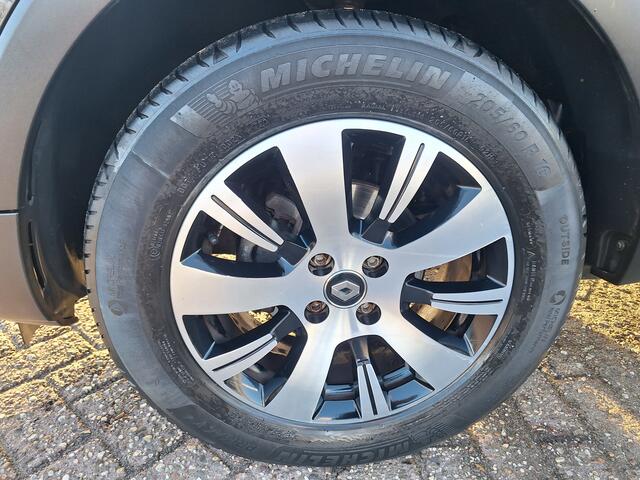 Renault CAPTUR 0.9 TCe Limited TREKHAAK