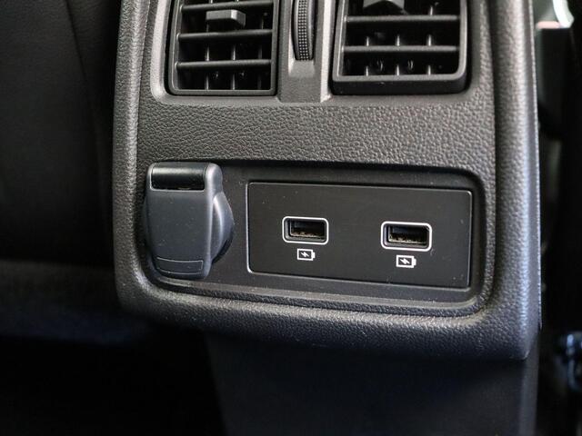 Renault CAPTUR E-Tech full hybrid 145pk techno | Grootscherm navigatie | Digitaal dashboard | Achteruitrijcamera | Parkeersensoren voor/achter |