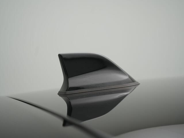 Renault CAPTUR TCe 130 EDC Initiale Paris - RIJKLAARPRIJS - Automaat - Adaptive Cruise Control - Rondomzichtcamera - Stoel- en Stuurverwarming! - Dealeronderhouden