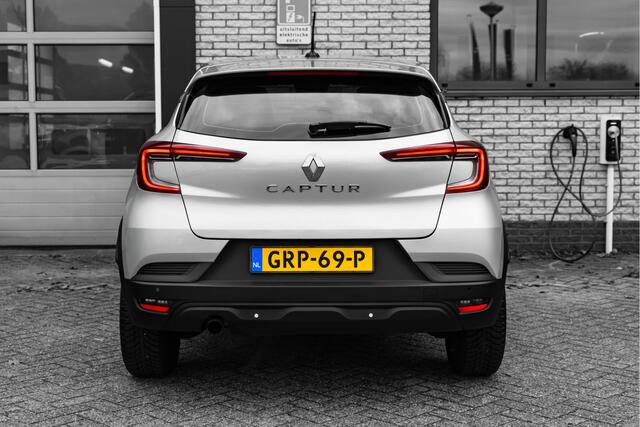 Renault CAPTUR 1.0 TCe 90 PK Silver edition | Stoelverwarming voor | Climate Control | 4 seizoensbanden | 6-bak |