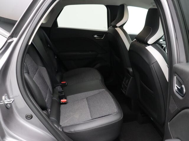 Renault CAPTUR TCe 100pk Intens | Parkeersensoren voor en achter | Elektronische klimaatregeling | Cruise control | Lichtmetalen velgen | Navigatie |